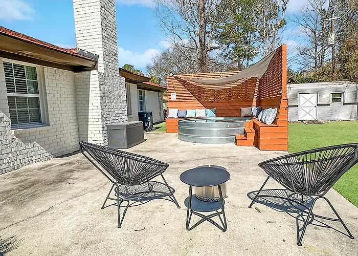 Cozy Oasis 15Min To Dt & Tybee, Home Away From Home - The Nest